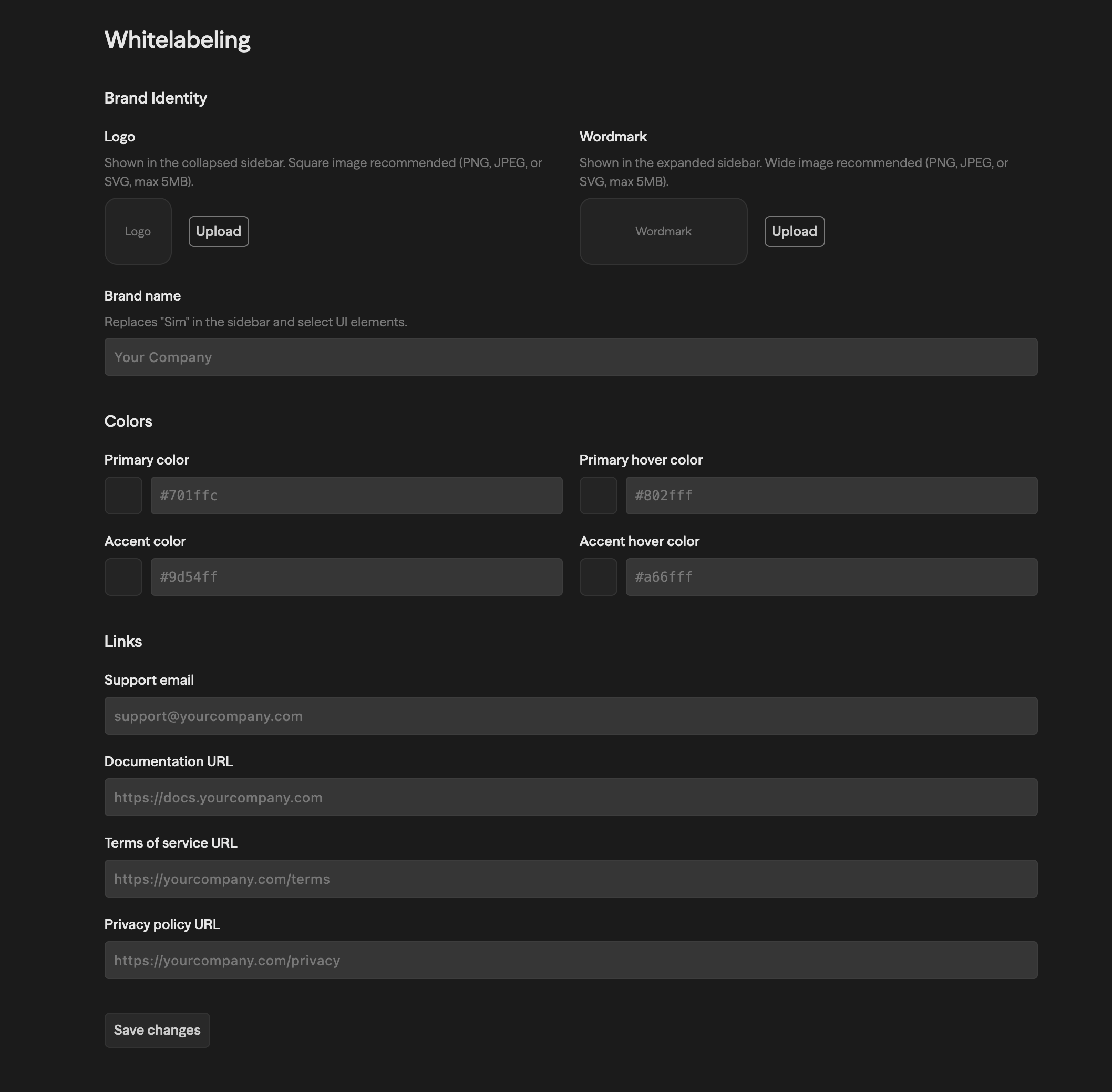 Configurações de whitelabeling mostrando os campos de identidade da marca (Logo, Wordmark, Brand name), seletores de cor primária e de destaque, e campos de link para e-mail de suporte e URL da documentação